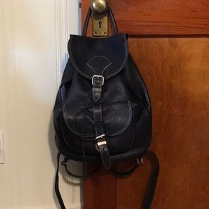 Roots leather backpack. Vintage Alex style.